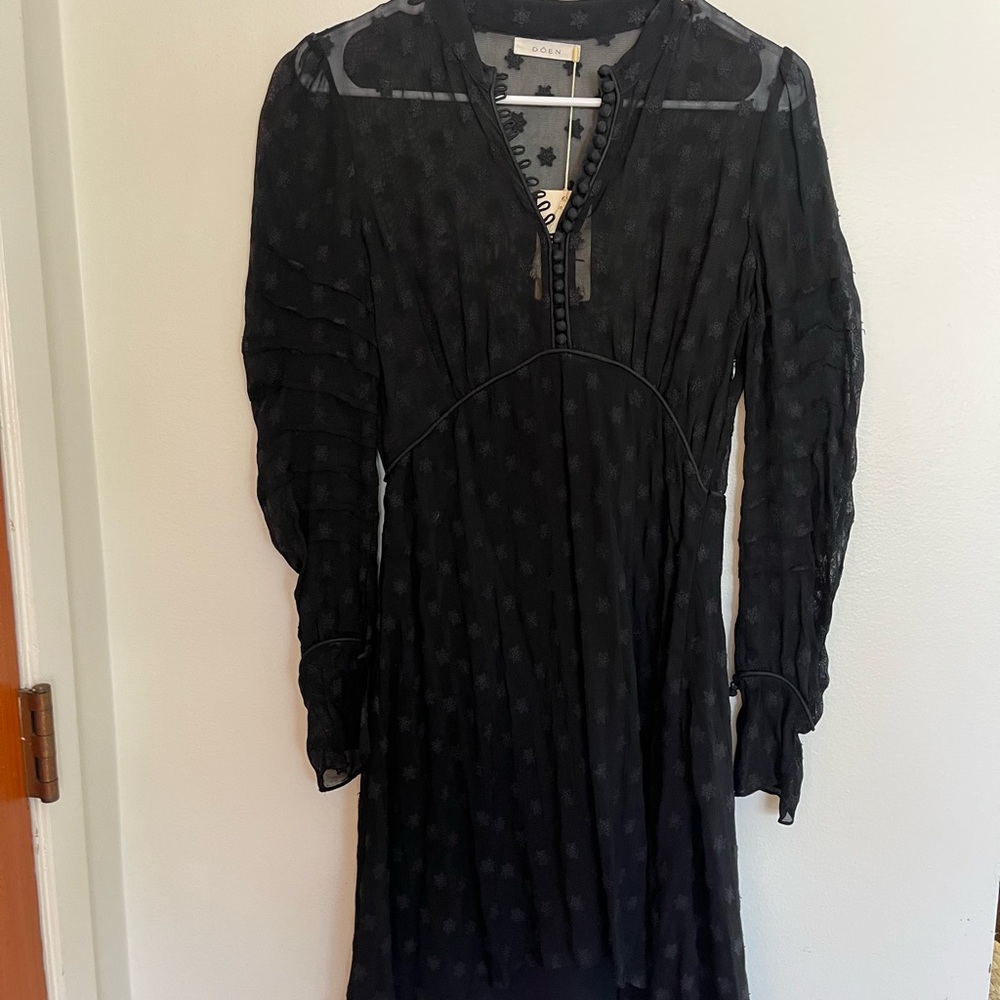 DOEN BUCHANAN Elegant Black Dress
